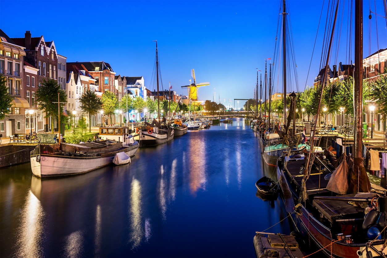 روتردام ثاني اكبر مدينة في هولندا